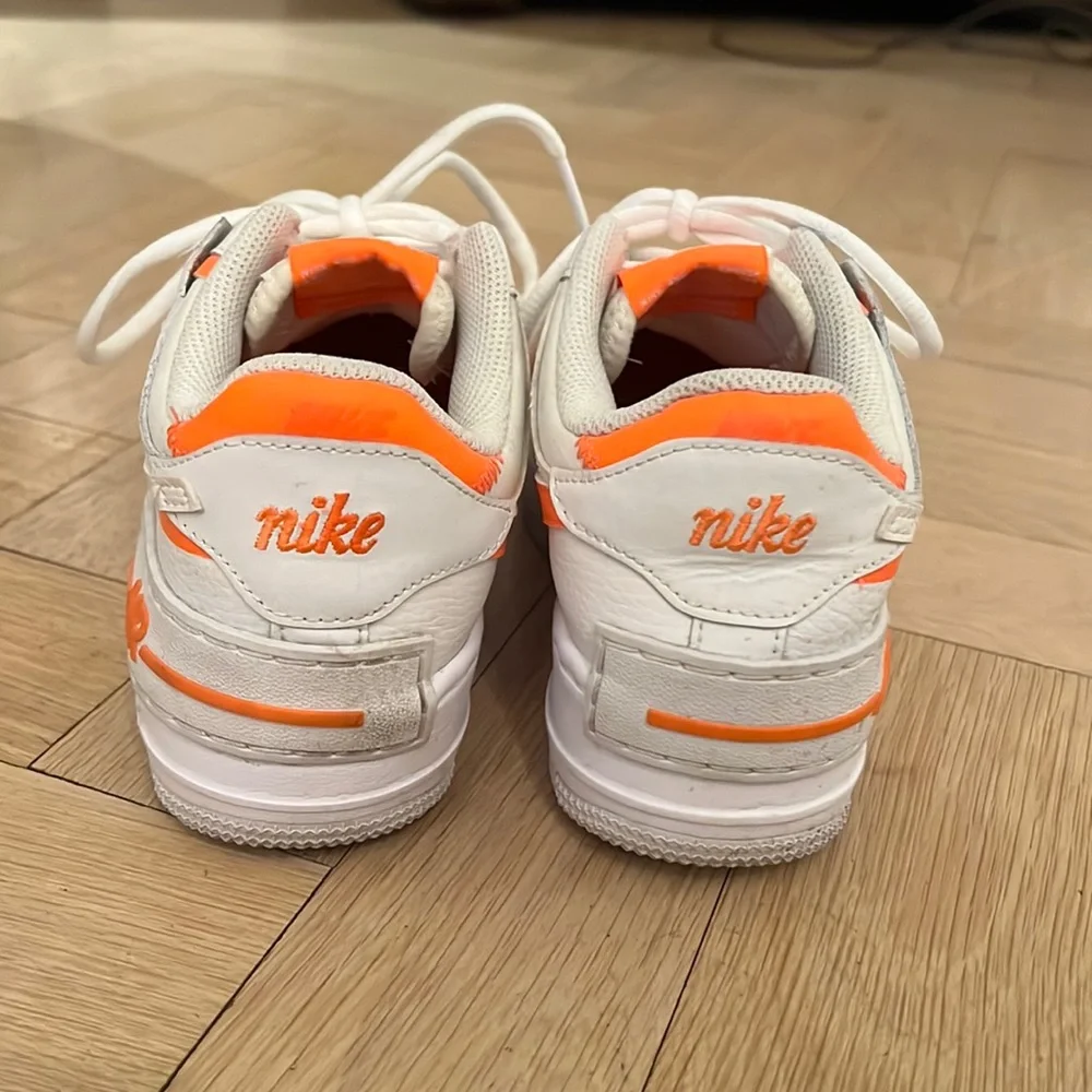 Nike Air Force 1 - Picture 2 of 3